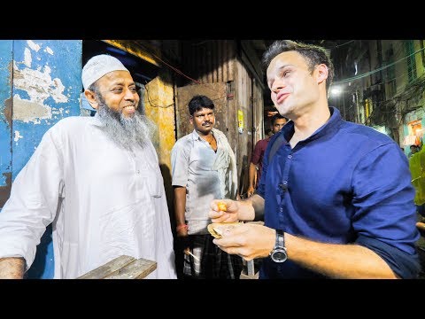 INDIAN STREET FOOD of YOUR DREAMS in Kolkata, INDIA | BEST CURRY and SEAFOOD + Street Food in India!