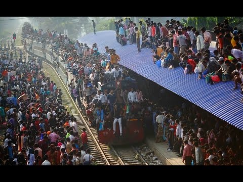 The Most Crowded Train In The World- Bangladesh Railway (Must See)