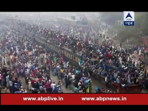 Bangladesh: People ignore their safety and travel while sitting on a train