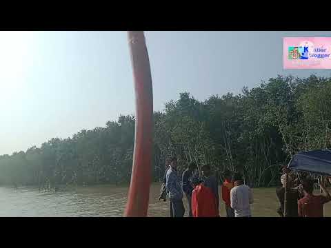 The boat travel sundorban.sundorban bangladesh.