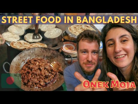 WE TRY STREET FOOD IN CHITTAGONG, BANGLADESH 🇧🇩 আমরা চট্টগ্রামে রাস্তার খাবার চেষ্টা করি