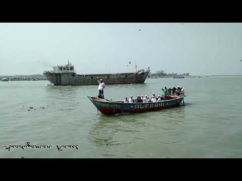 Beautiful river and enjoy Boats Travel in Bangladesh