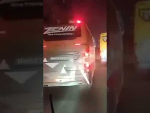 Bangladeshi Bus Risky Driving, Almost had an Accident #shorts #bus #busvideo #bangladesh #race