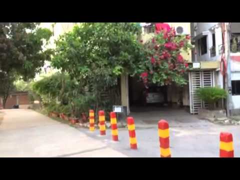 Bangladesh Travel: Baridara DOHS Park in Dhaka with Lake, Walking Trail