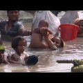 Rohingya refugees cross river to reach Bangladesh