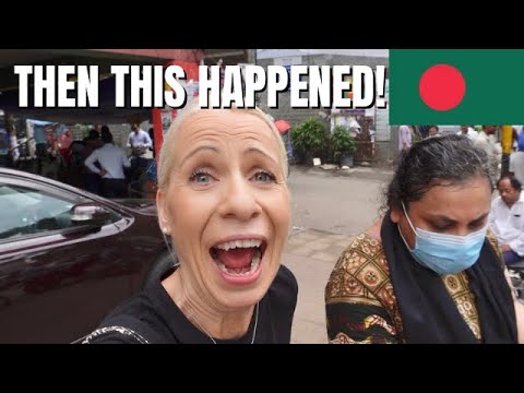 BANGLADESH : STREET ENCOUNTERS in DHAKA