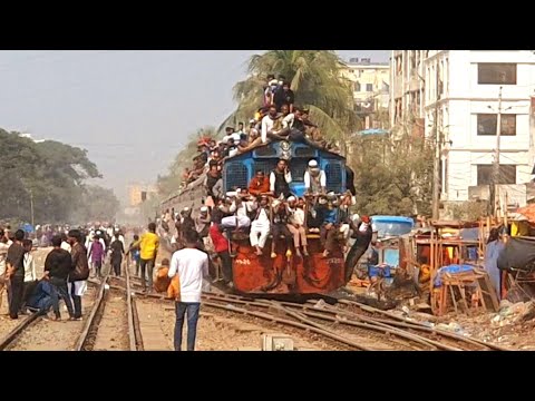 Most Dangerous risky train journey in Bangladesh | Bzngladesh train travel