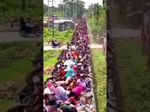 Wild rush hour in Bangladesh 🇧🇩😮😮 #travel #bangladesh #train