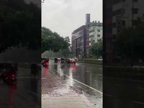 Rainy Day of Dhaka #bangladesh #travel #dhaka #street #dhakacity #bangladesh #rain