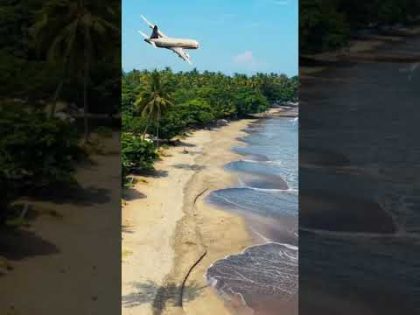 বিমান উড্ডয়নের অসাধারণ দৃশ্য #bimanfly #beach #bangladeshtourism #discovery #travel #bangladesh